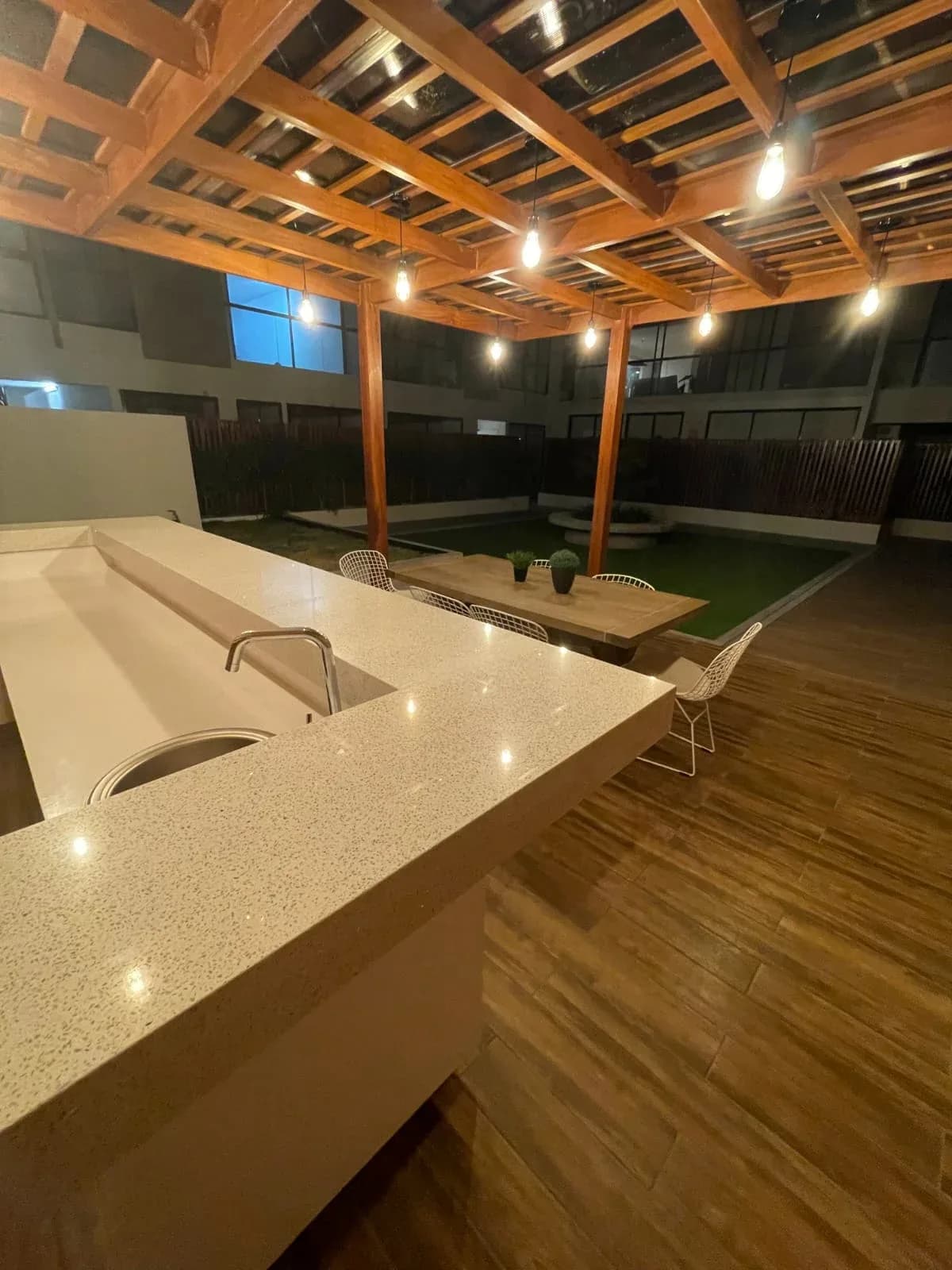 DEPARTAMENTO CON COCHERA DE 2 DORMITORIOS, AMOBLADO EN MIRAFLORES – foto 8