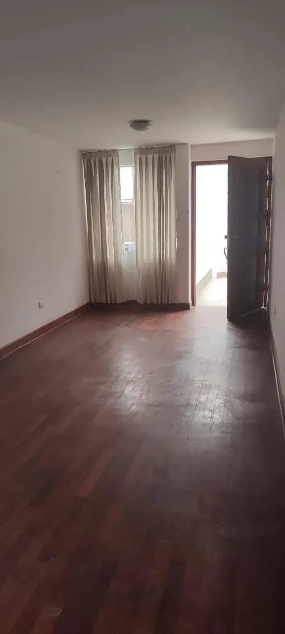 VENDO CASA EN LA MOLINA – foto 2