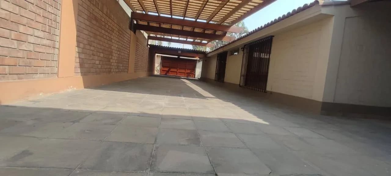 VENTA DE CASA EN LA MOLINA – foto 2