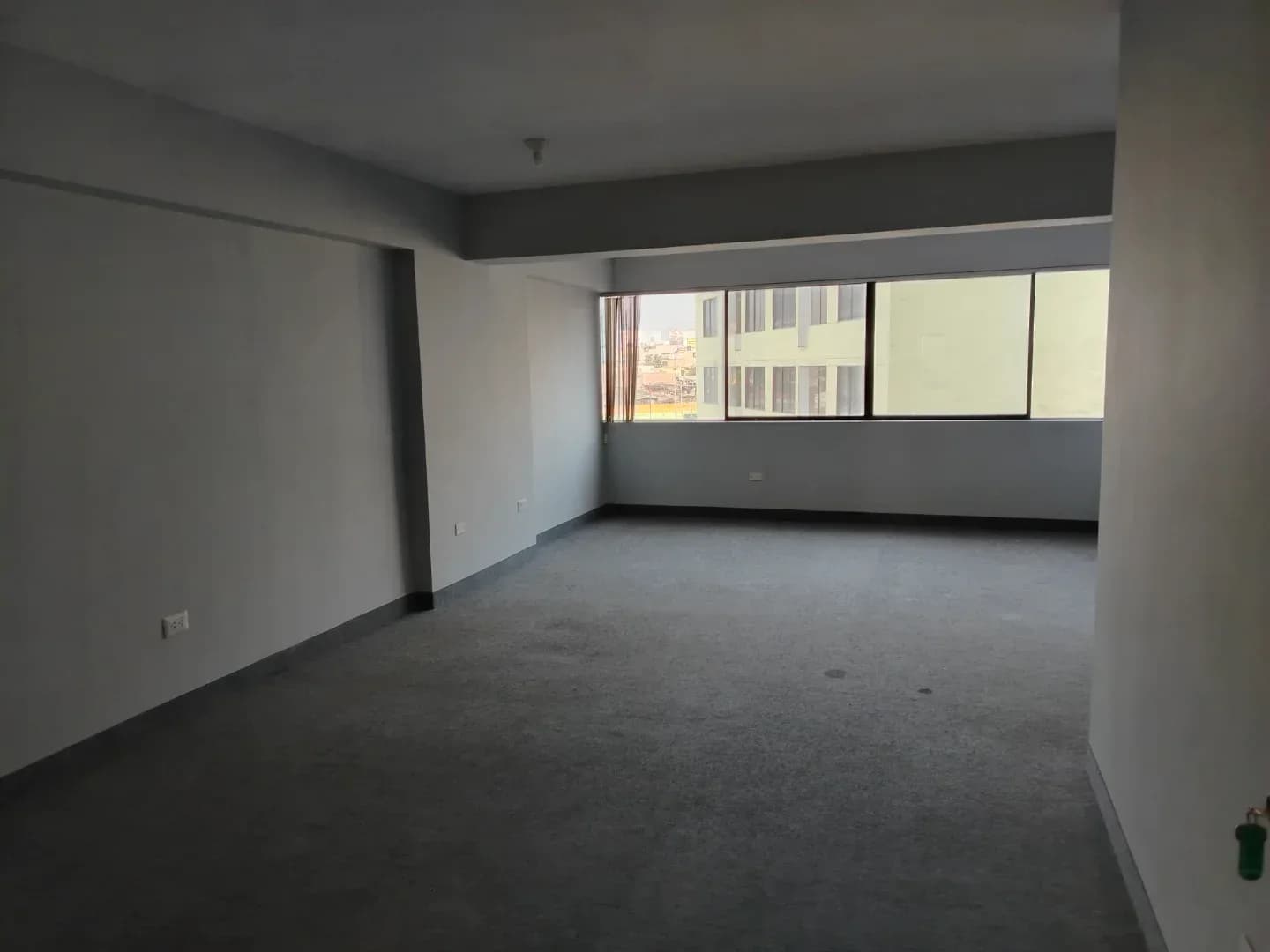 ALQUILER DE OFICINA IMPLEMENTADA EN URB. SANTA CATALINA, LA VICTORIA – foto 4