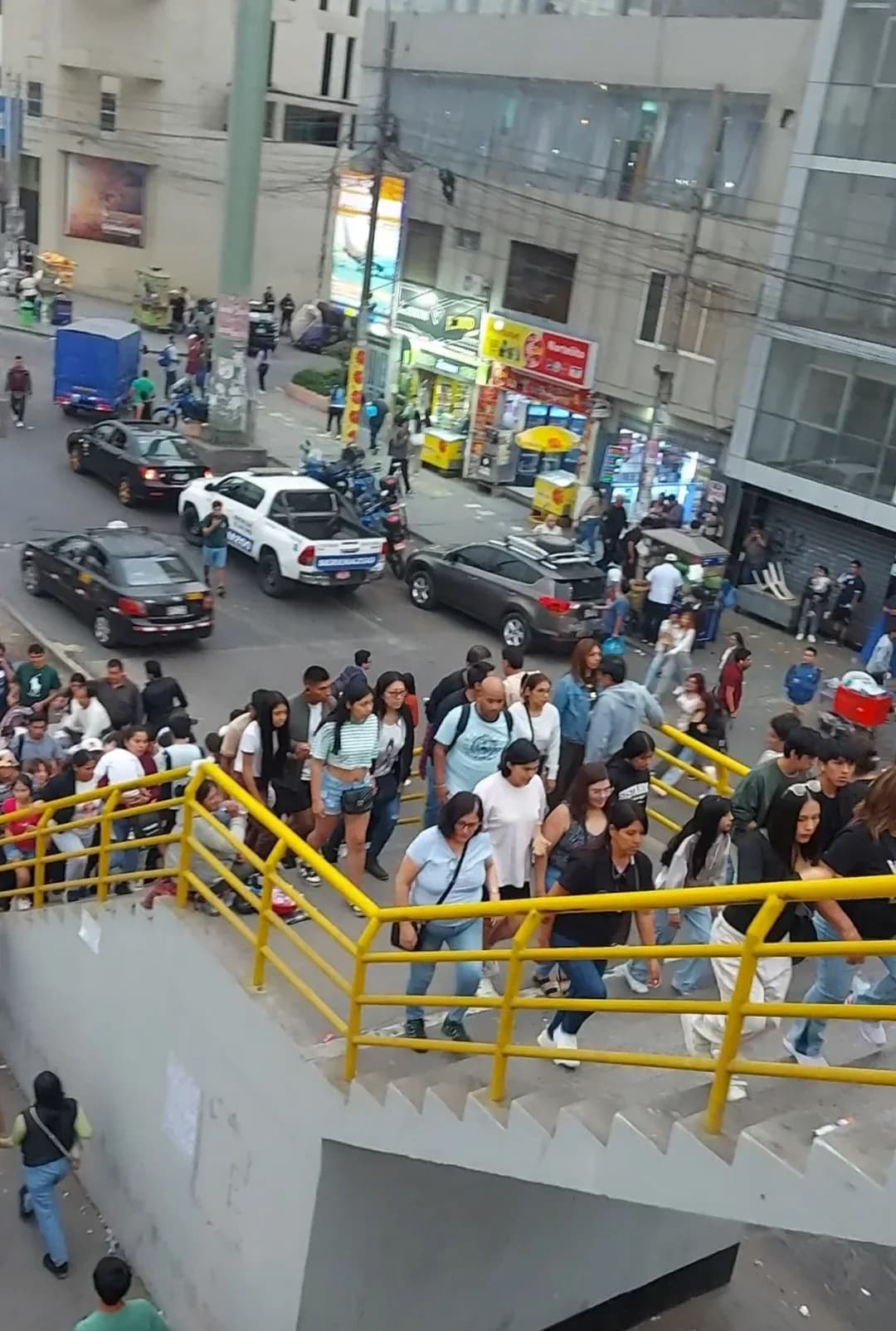 EDIFICIO 4 PISOS FRENTE A MEGA PLAZA – foto 5