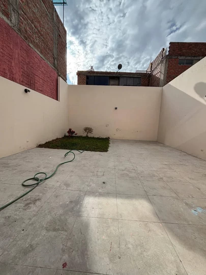 Hermosa casa en Mariano Melgar – foto 6