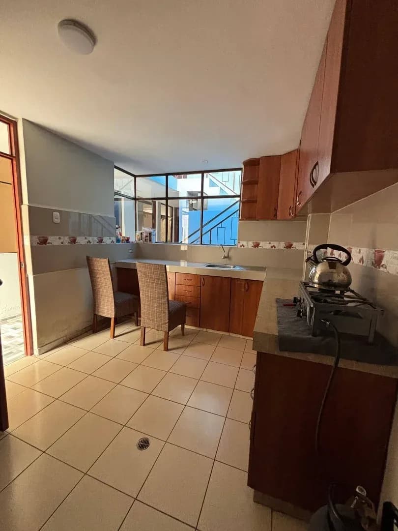 Hermosa casa en Mariano Melgar – foto 7