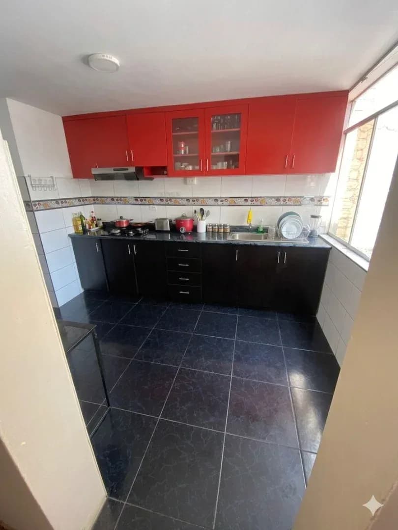 ¡Oportunidad! Casa Multifamiliar 3 Pisos en Urb. Ganímedes SJL – 3 Departamentos Independientes a pasos de av. Constelación y El Sol – foto 7
