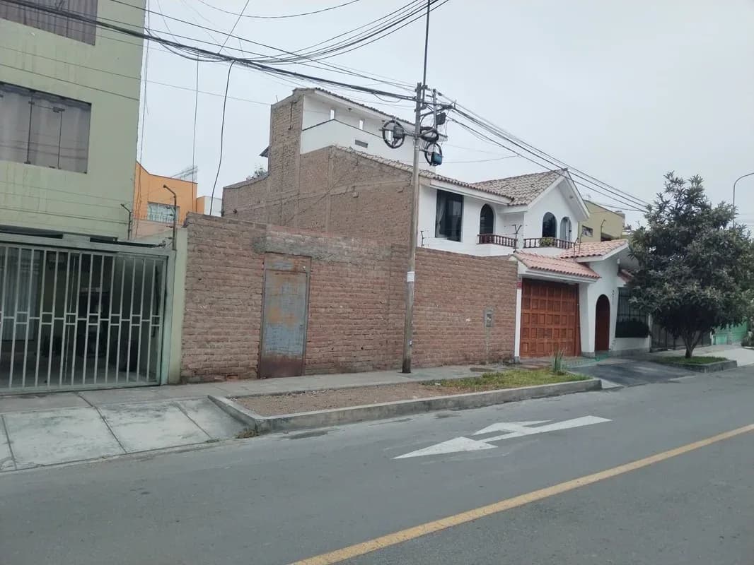 La Molina SANTA PATRICIA - Terreno en venta plano y cercado - Área: 180.79m² – foto 5