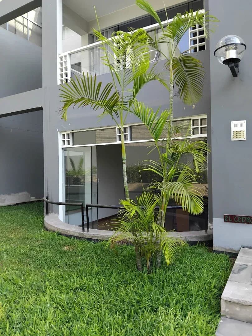Alquilo Moderno departamento 200m2 Monterrico cerca Av. El polo 1er piso. Jardines – foto 4