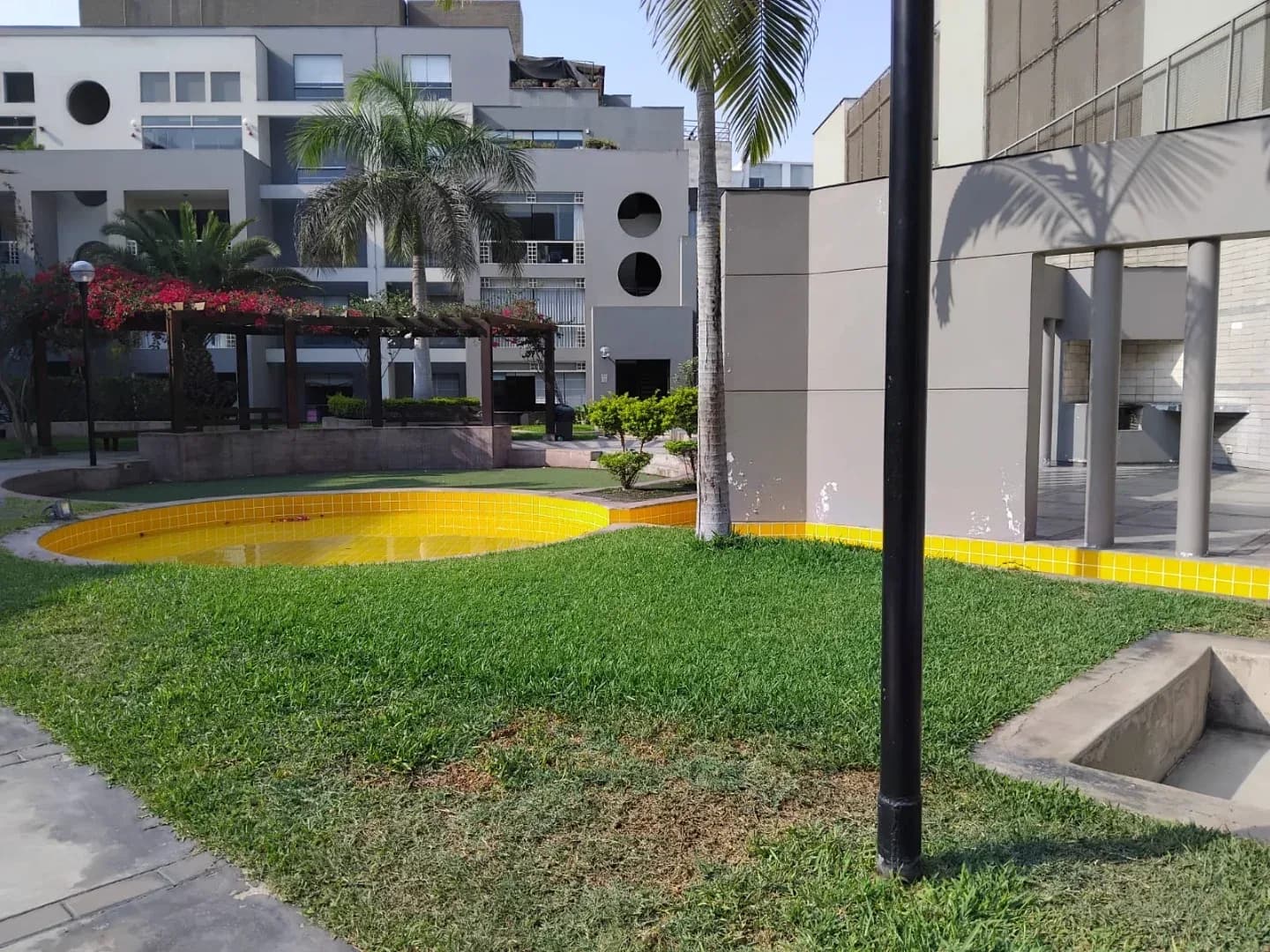 Alquilo Moderno departamento 200m2 Monterrico cerca Av. El polo 1er piso. Jardines – foto 8
