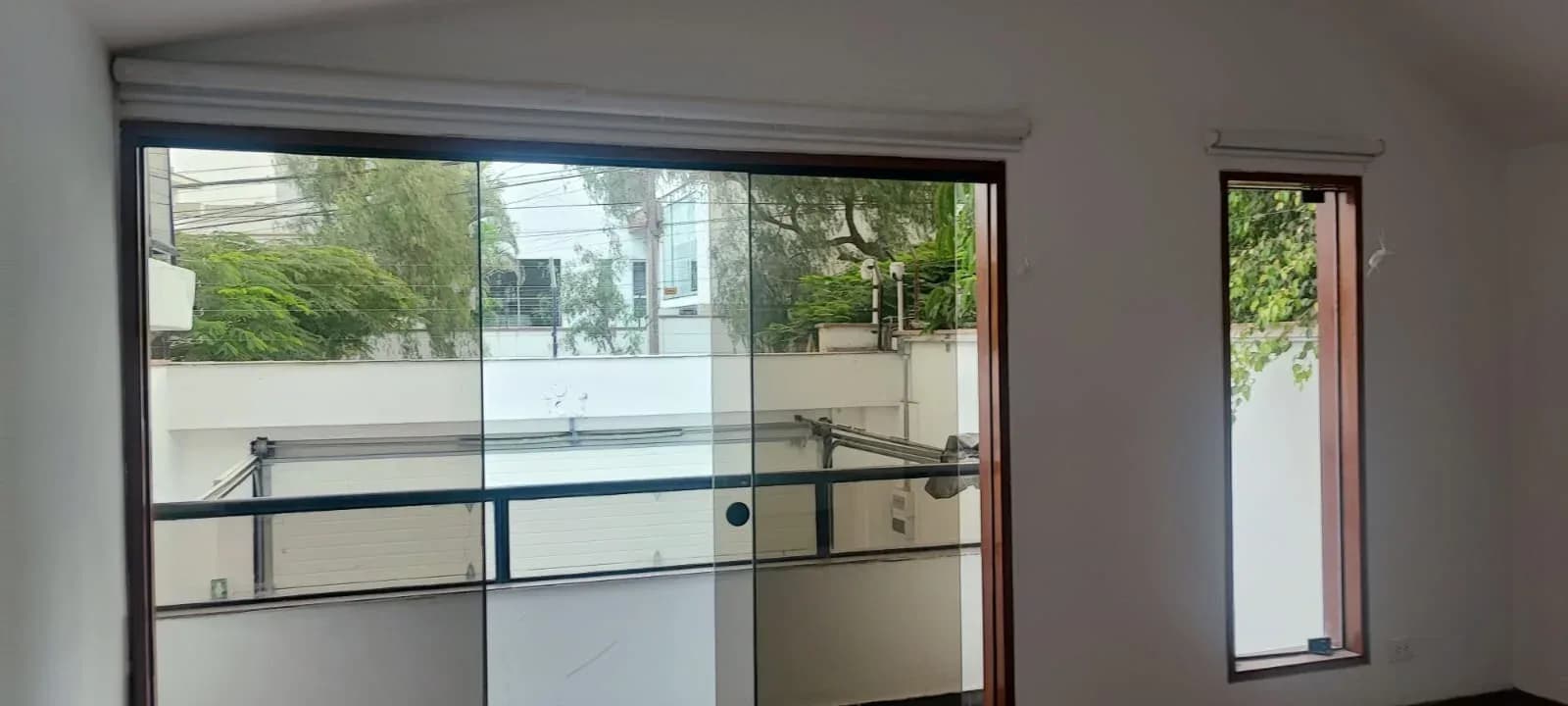 DEPARTAMENTO DE ESTRENO EN CASA MULTIFAMILIAR 3 pisos -Urbanización Las Casuarinas Sur- SURCO