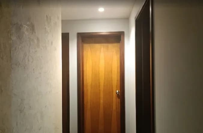 Amplio Departamento de 90 m² + Cochera y Depósito en Av. La Merced Cdra. 7 – Surco – foto 3
