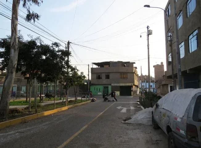 CASA 2 PISOS EN VENTA 230 M2 URB FORTALEZA – ATE – foto 10