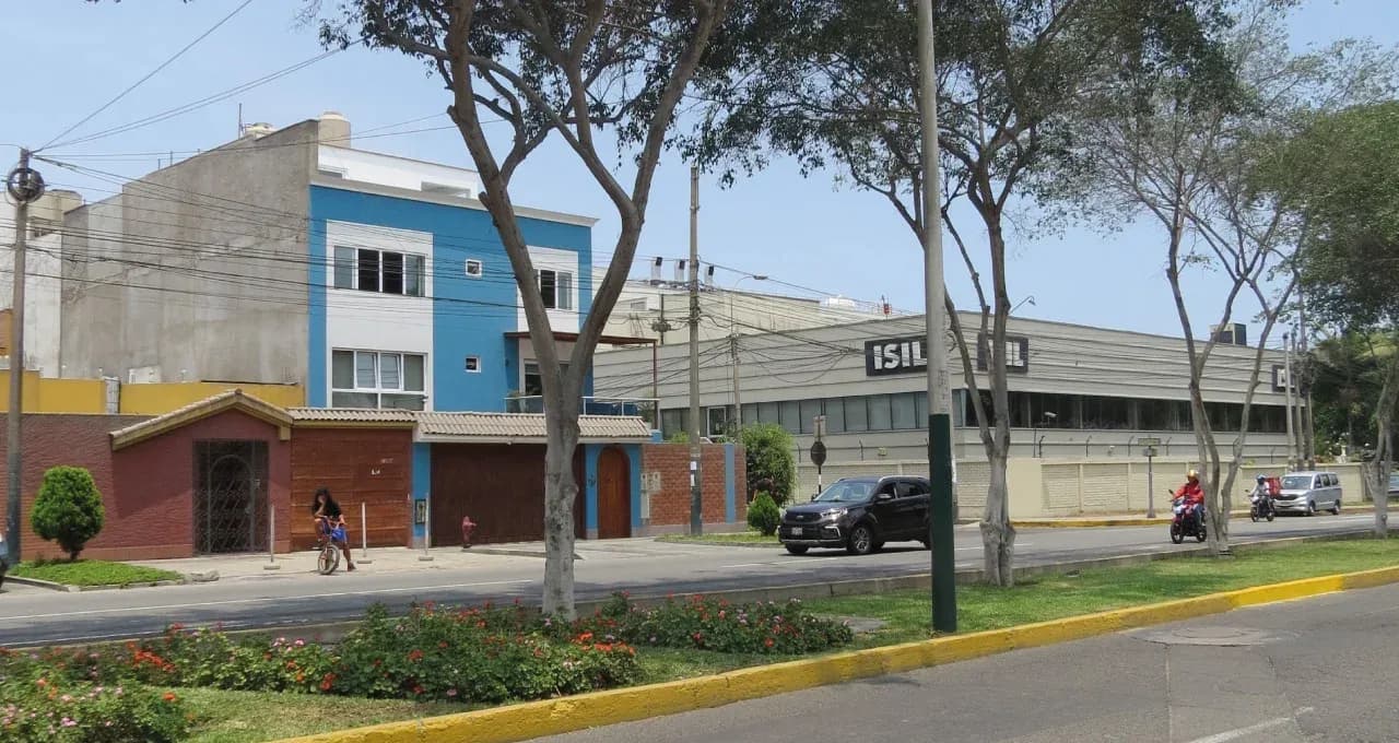 CASA 1 PISO EN VENTA 215 M2 AV. LA FONTANA – LA MOLINA – foto 2