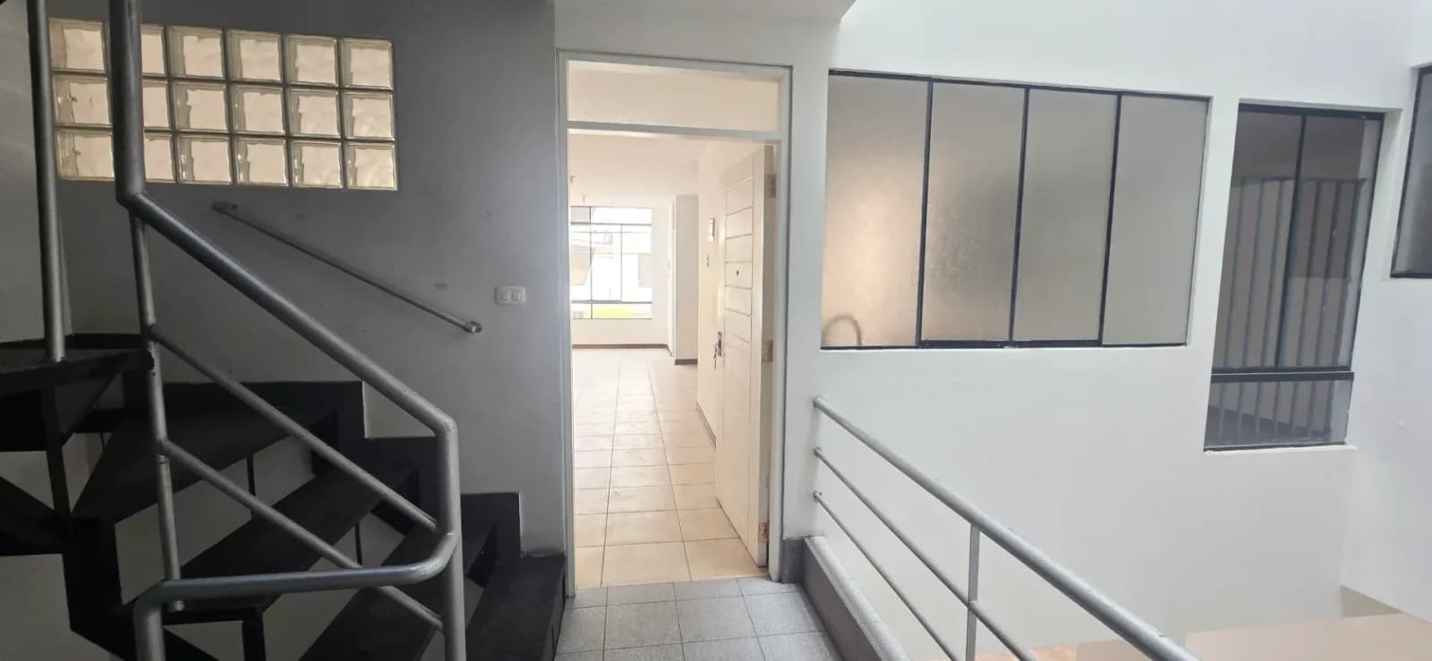 DEPARTAMENTOS EN VENTA 75 M2 URB. ALPAMAYO - ATE – foto 2