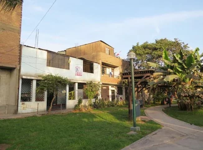 CASA 2 PISOS EN VENTA 230 M2 URB FORTALEZA – ATE – foto 3