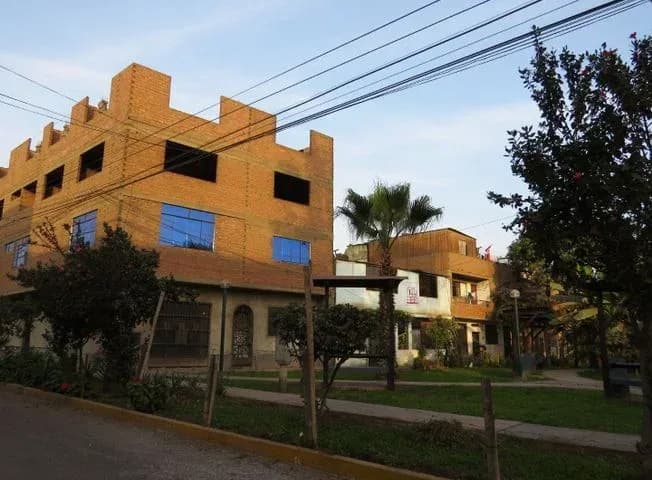 CASA 2 PISOS EN VENTA 230 M2 URB FORTALEZA – ATE – foto 7