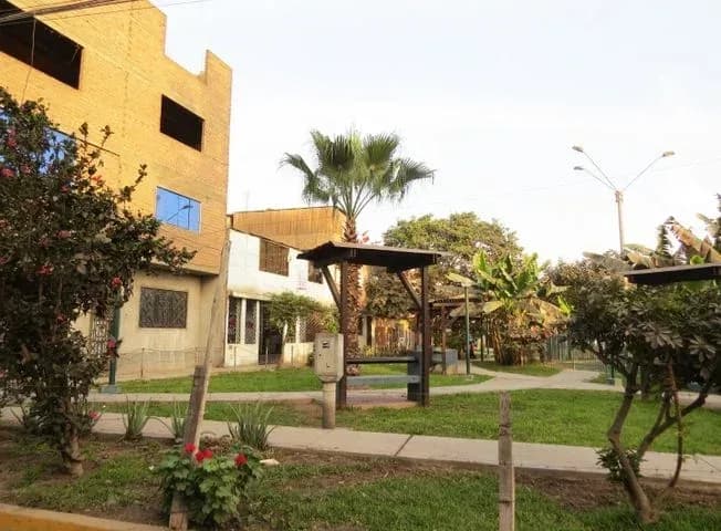 CASA 2 PISOS EN VENTA 230 M2 URB FORTALEZA – ATE – foto 6