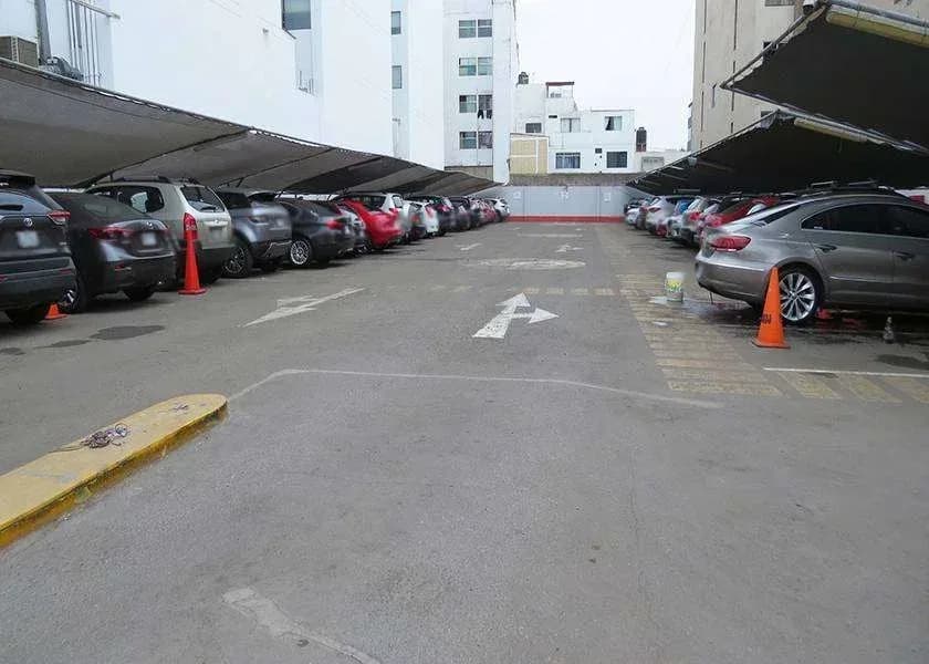 TERRENO EN VENTA 1242 M2 AV GUARDIA CIVIL – SAN BORJA zonificación: CZ – foto 5