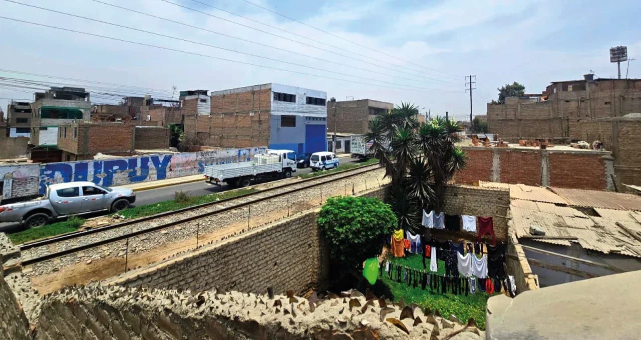 CASA TERRENO EN VENTA 199 M2 AV. 26 DE MAYO – ATE – foto 8