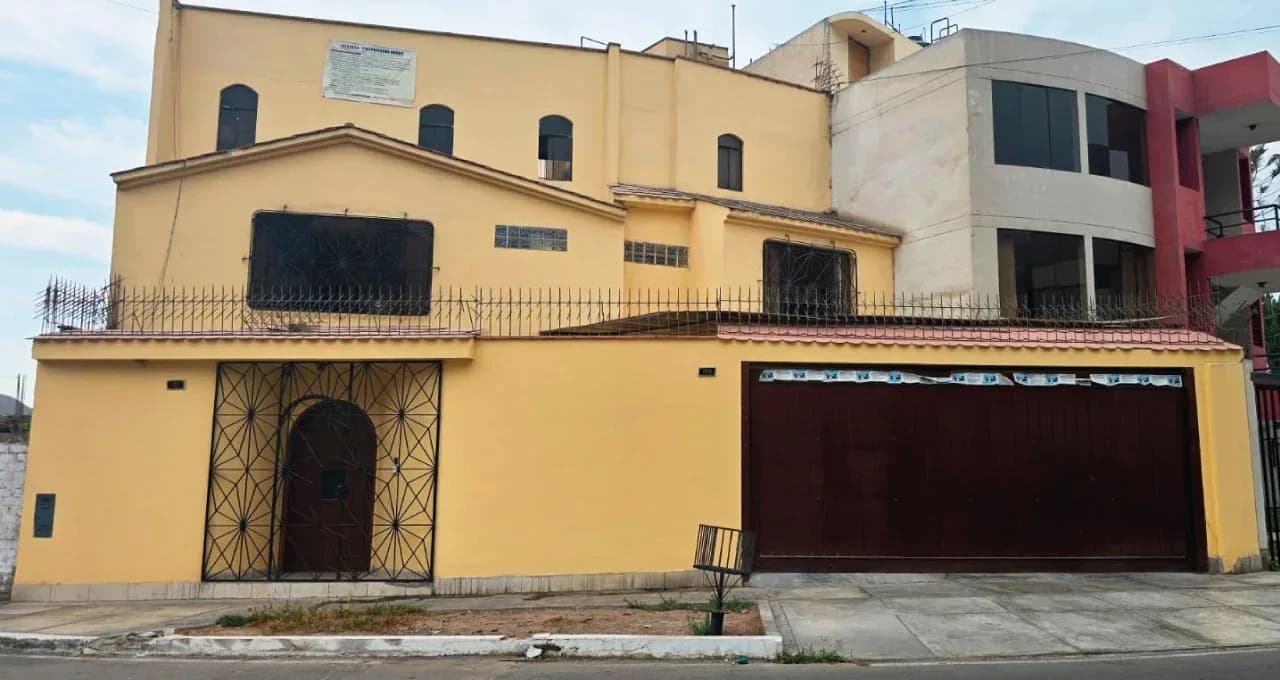 CASA 4 PISOS EN VENTA 671 M2 CALLE CHAVÍN – LA MOLINA