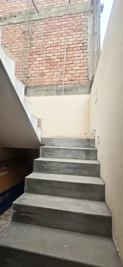 CASA EN VENTA 126 M2 URB. EL REMANSO DE SANTA CLARA – ATE – foto 5