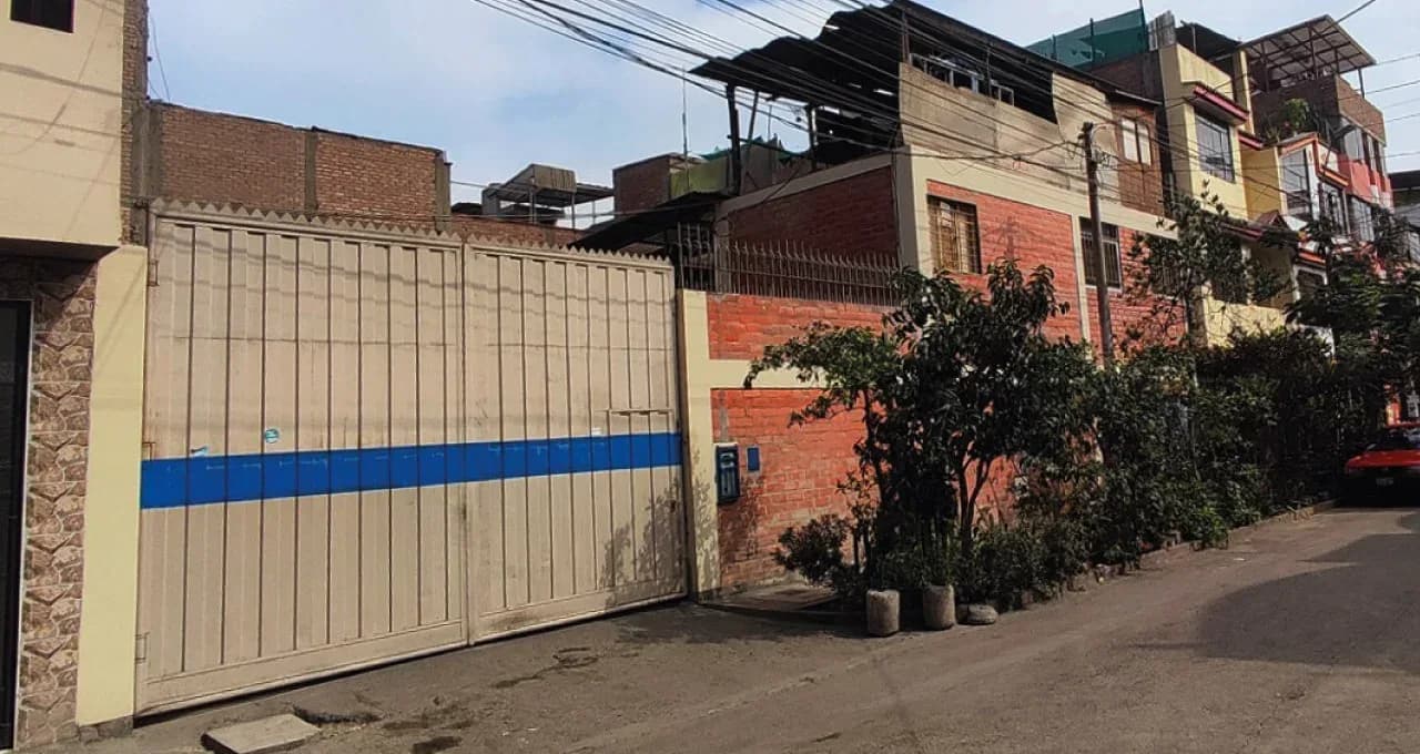 LOCAL TERRENO EN VENTA 360 M2 CALLE LAS AZUCENAS – SANTA ANITA – foto 2