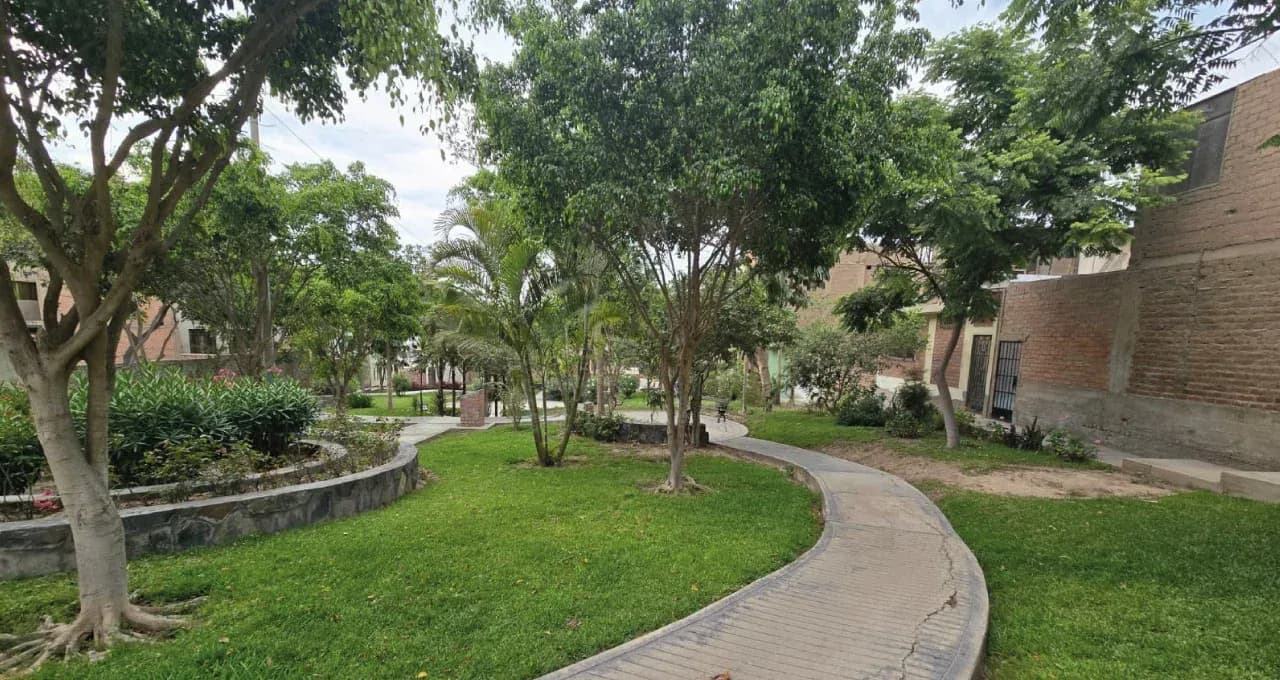 CASA 4 PISOS EN VENTA 671 M2 CALLE CHAVÍN – LA MOLINA – foto 8