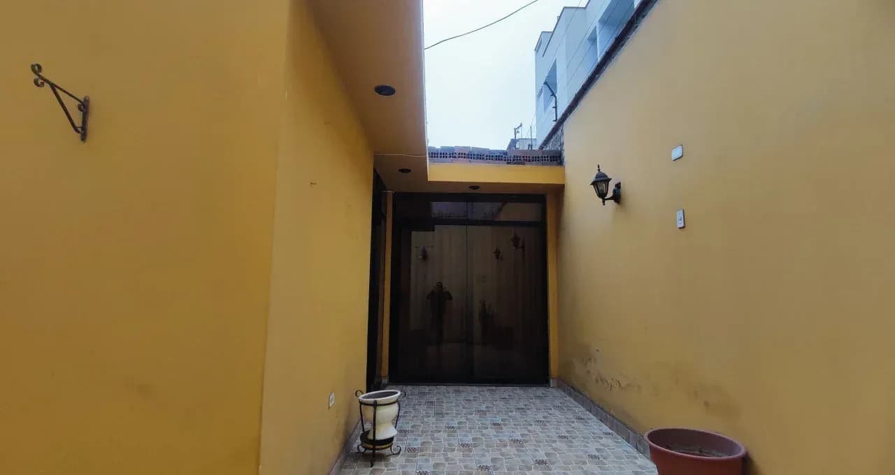 CASA 1 PISO EN VENTA 215 M2 AV. LA FONTANA – LA MOLINA – foto 9