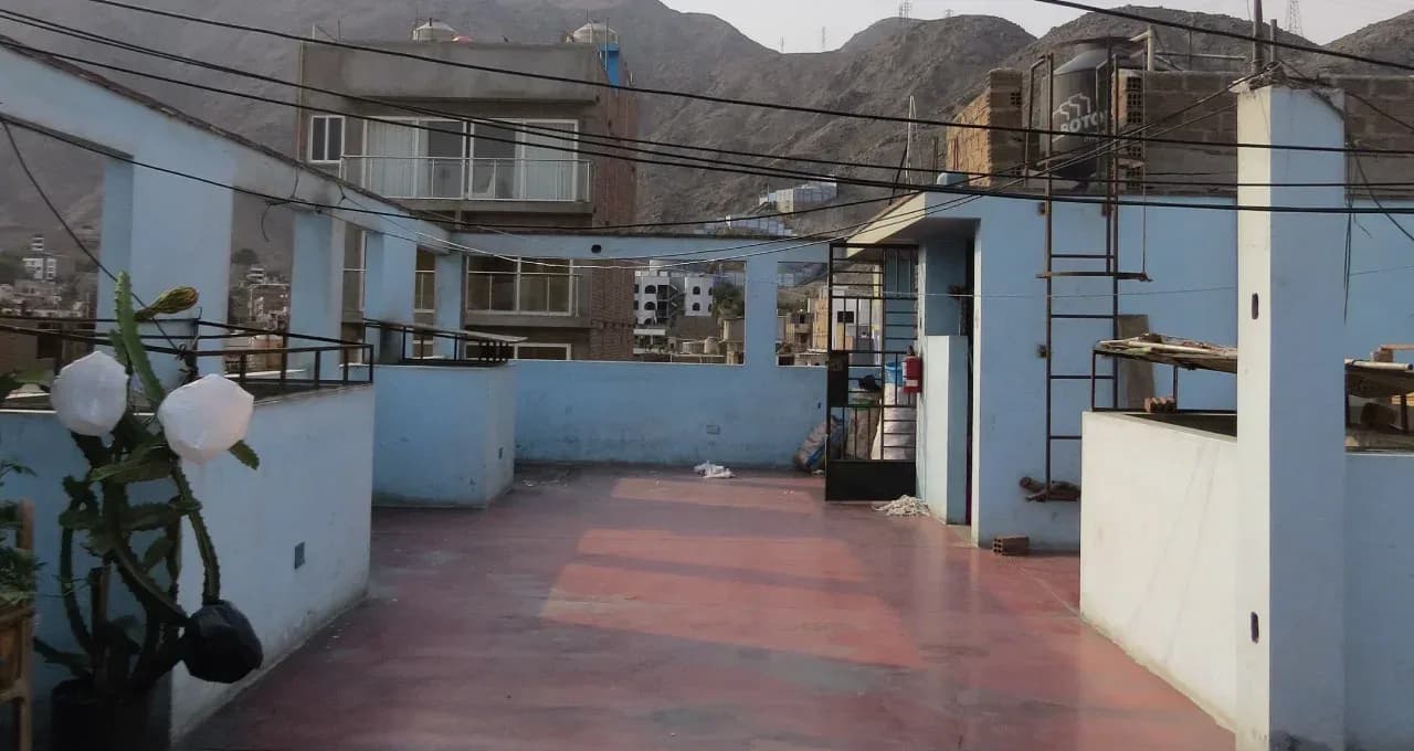 HOTEL 4 PISOS EN VENTA 153 M2 AV. CARAPONGO – LURIGANCHO – foto 7