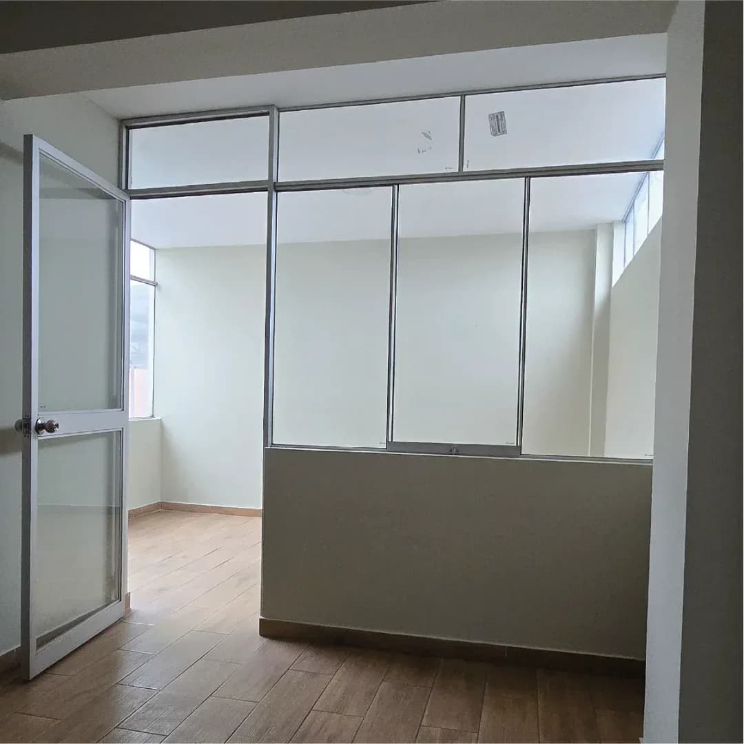 DEPARTAMENTO 5TO PISO EN VENTA 134 M2 URB. SANTA ROSITA – ATE – foto 10