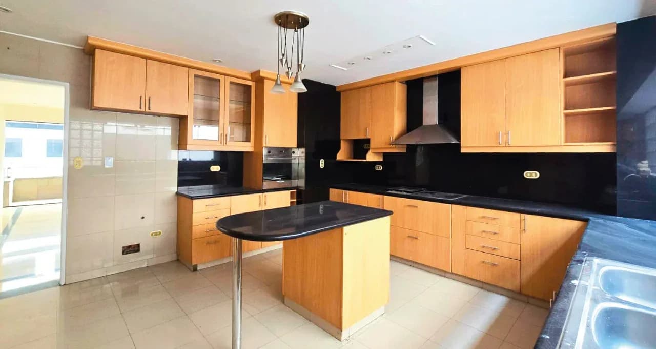 DEPARTAMENTO DÚPLEX EN VENTA 1101 M2 CALLE EL BOULEVARD – SANTIAGO DE SURCO