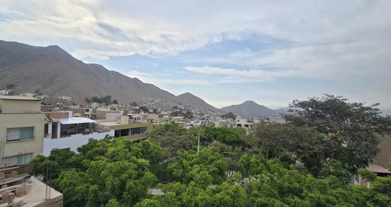 CASA 4 PISOS EN VENTA 671 M2 CALLE CHAVÍN – LA MOLINA – foto 9