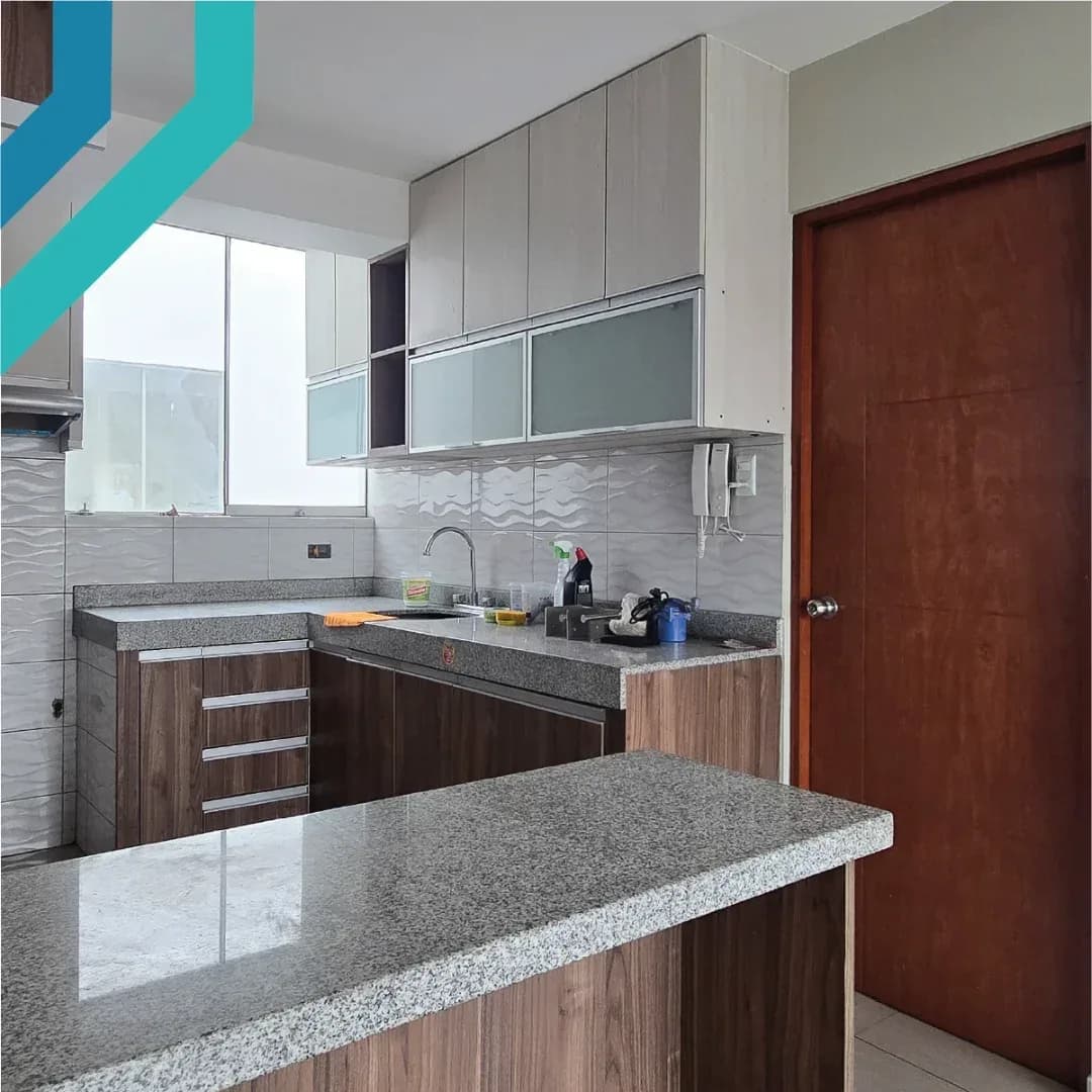 DEPARTAMENTO 5TO PISO EN VENTA 134 M2 URB. SANTA ROSITA – ATE – foto 5