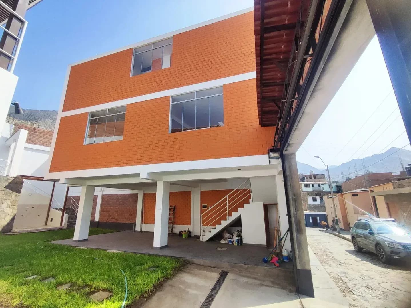 CASA DE 3 DUPLEX EN VENTA 623 M2 URB. VILLA TOLEDO – CIENEGUILLA – foto 2