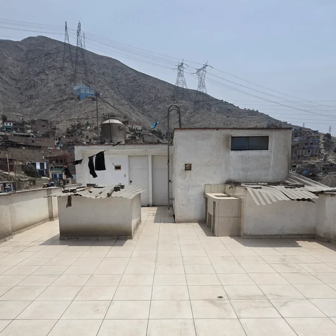 CASA 3 PISOS + AZOTEA EN VENTA 150 M2 CARAPONGO – LURIGANCHO – foto 9