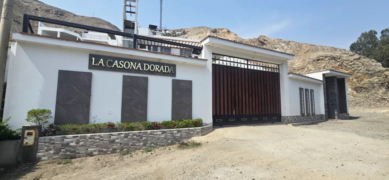 CASA EN VENTA 806 M2 CONDOMINIO TERRAZAS DEL VALLE - CIENEGUILLA
