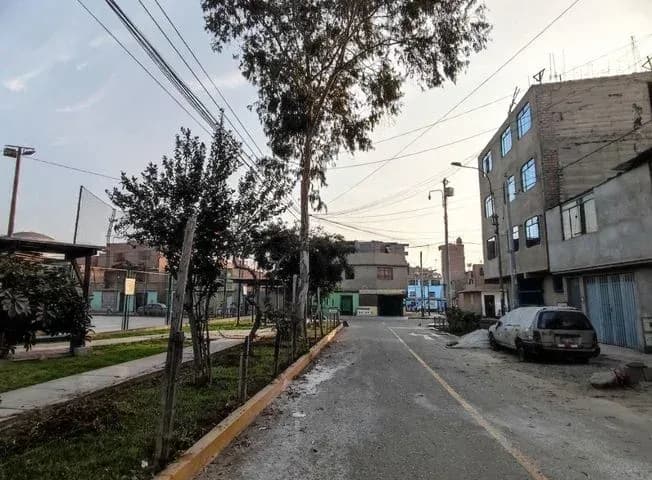 CASA 2 PISOS EN VENTA 230 M2 URB FORTALEZA – ATE – foto 9