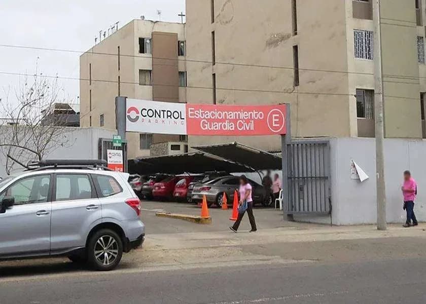 TERRENO EN VENTA 1242 M2 AV GUARDIA CIVIL – SAN BORJA zonificación: CZ