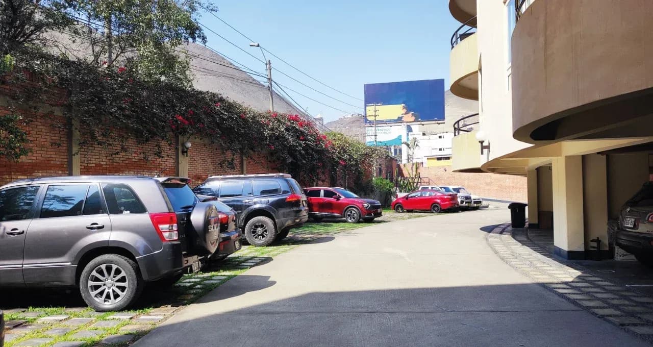 DEPARTAMENTO DUPLEX 5TO PISO EN VENTA 90 M2 URB FUNDO MONTERRICO CHICO – SURCO – foto 10