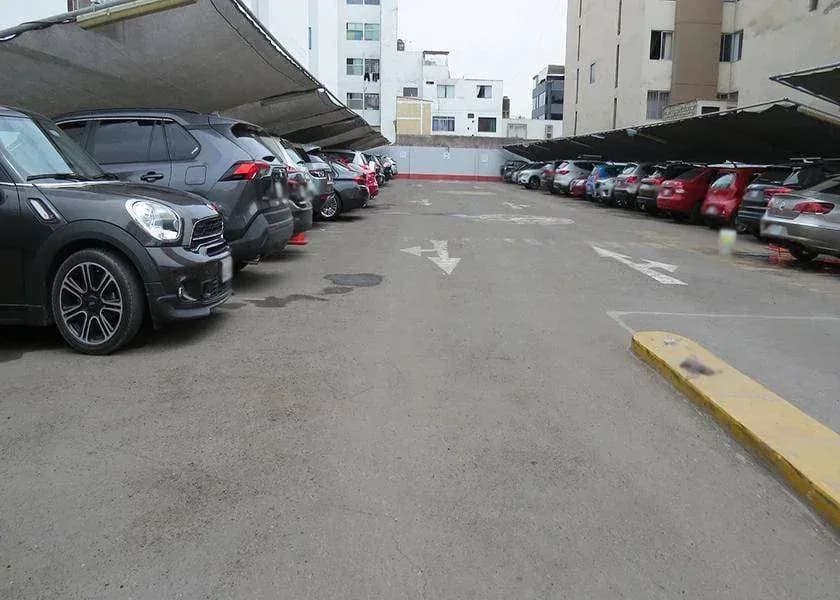 TERRENO EN VENTA 1242 M2 AV GUARDIA CIVIL – SAN BORJA zonificación: CZ – foto 4