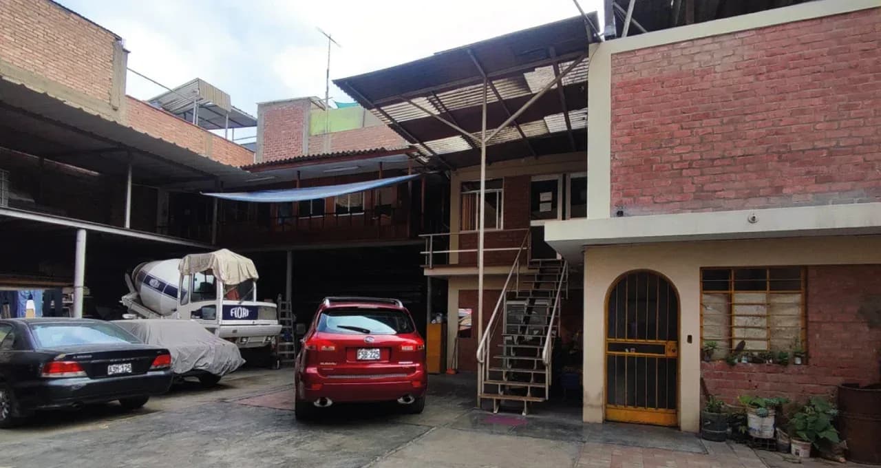 LOCAL TERRENO EN VENTA 360 M2 CALLE LAS AZUCENAS – SANTA ANITA – foto 8