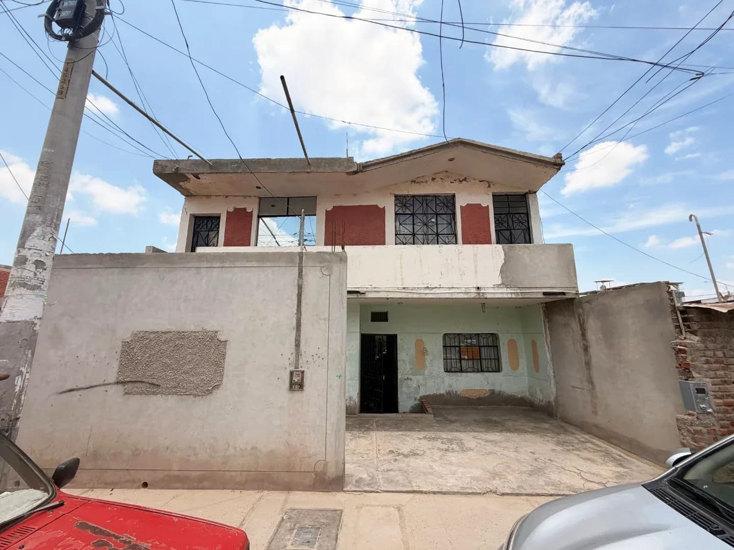 CASA 2 PISOS EN VENTA 178 M2 DISTRITO 26 OCTUBRE – PIURA