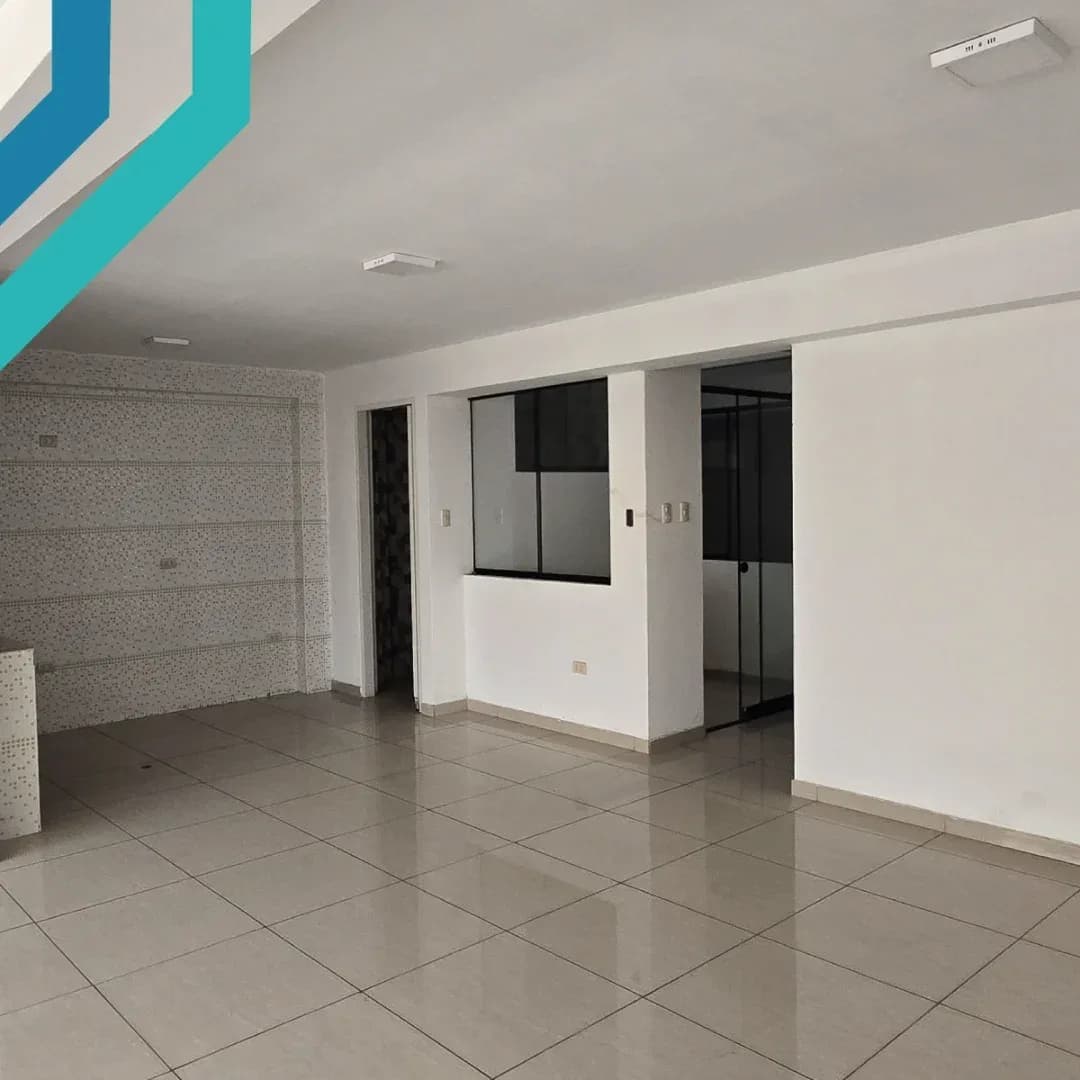 CASA 3 PISOS + AZOTEA EN VENTA 150 M2 CARAPONGO – LURIGANCHO – foto 5