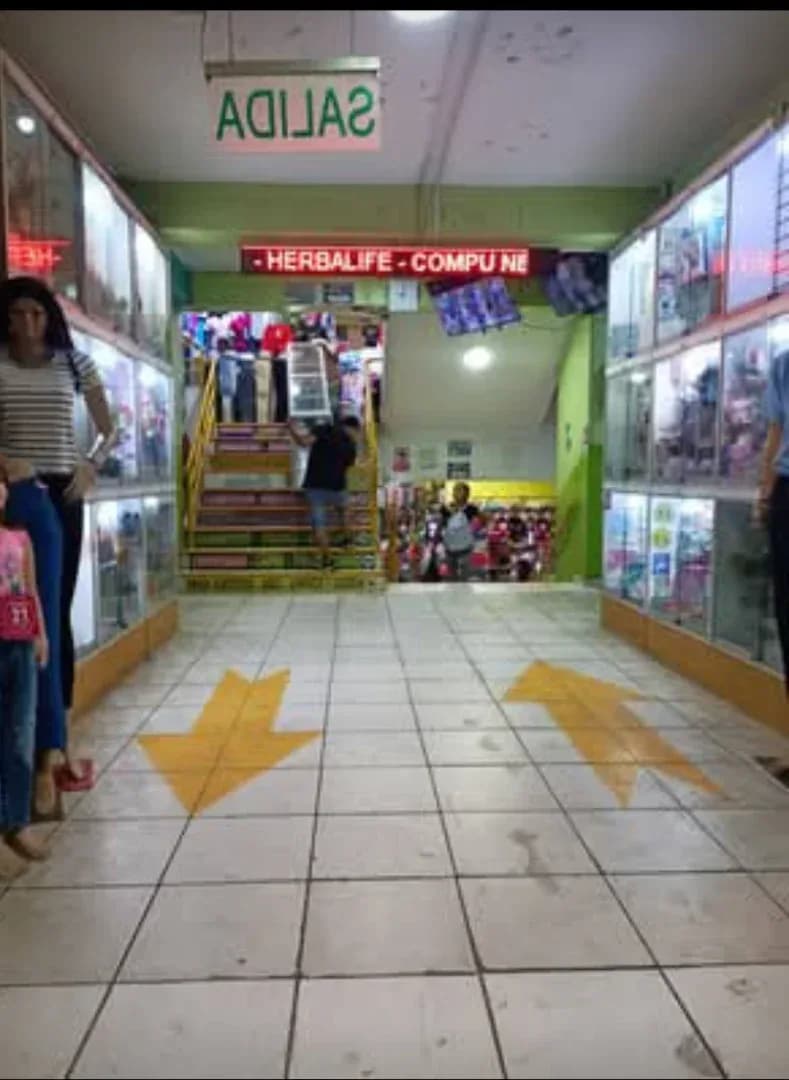Local Comercial de Oportunidad – Av. Los Jardines, SJL | Alto Flujo Peatonal – foto 4