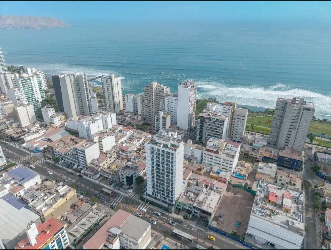 Exclusivos Departamentos 107m² – 111m² con Vista al Mar en Av. Ejército, Miraflores – foto 3