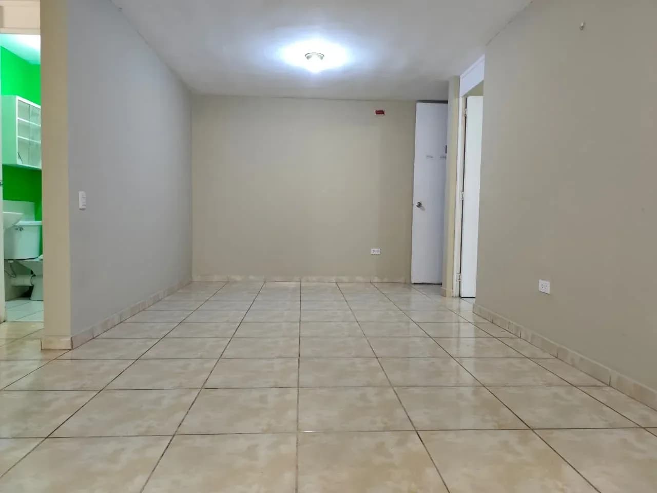 Se alquila departamento en Condominio