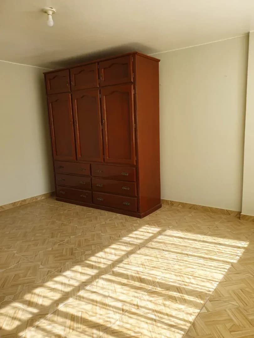 Se alquila oficina administrativa – foto 6