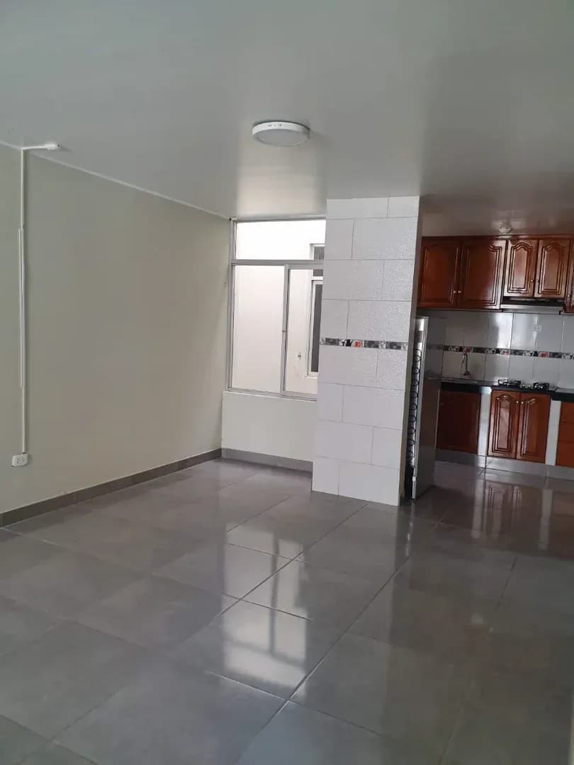 Se alquila oficina administrativa – foto 3