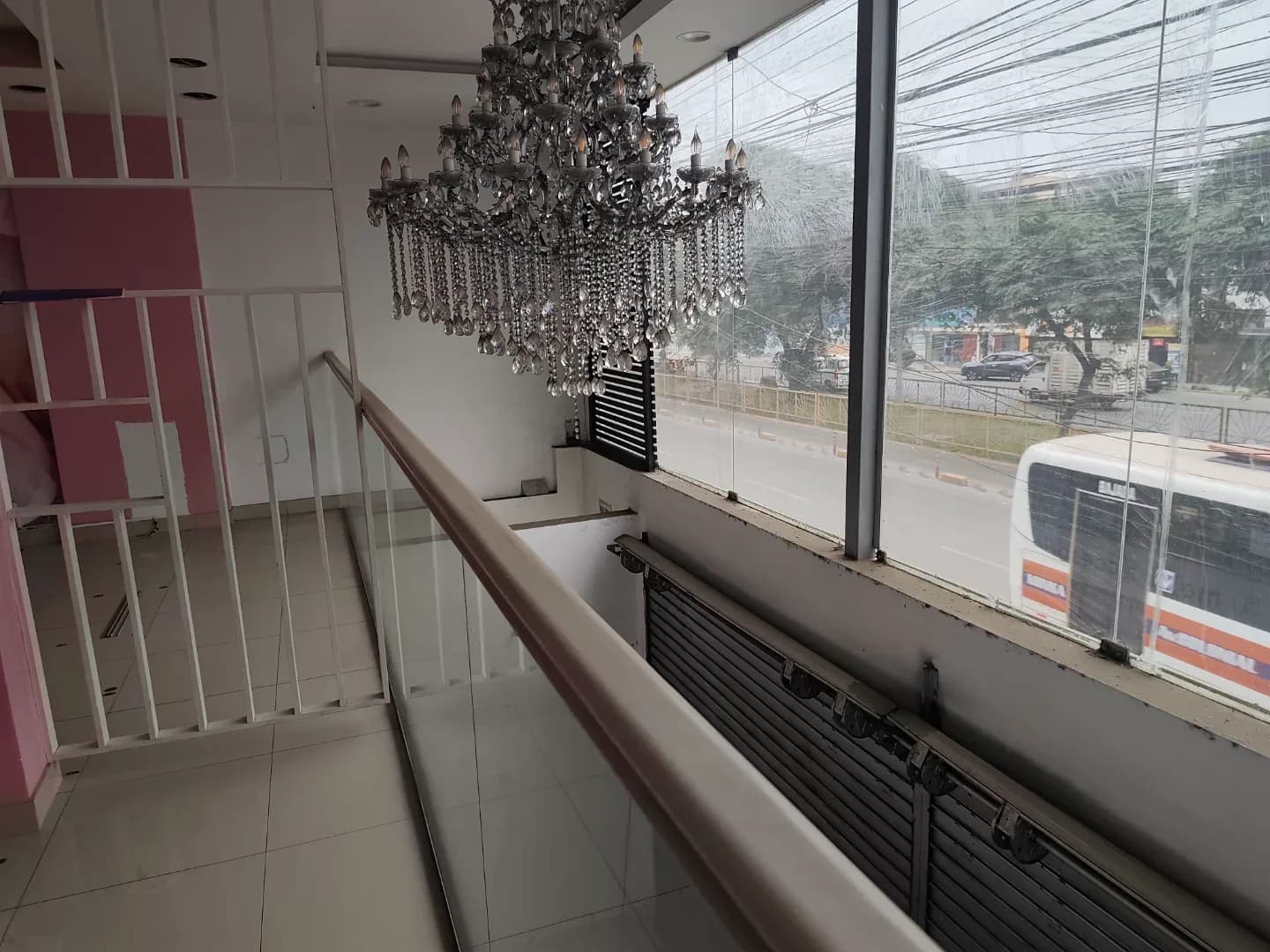 ALQUILO LOCAL DE 150 M2 IDEAL RUBRO ESTÉTICA AV CANADA – foto 9