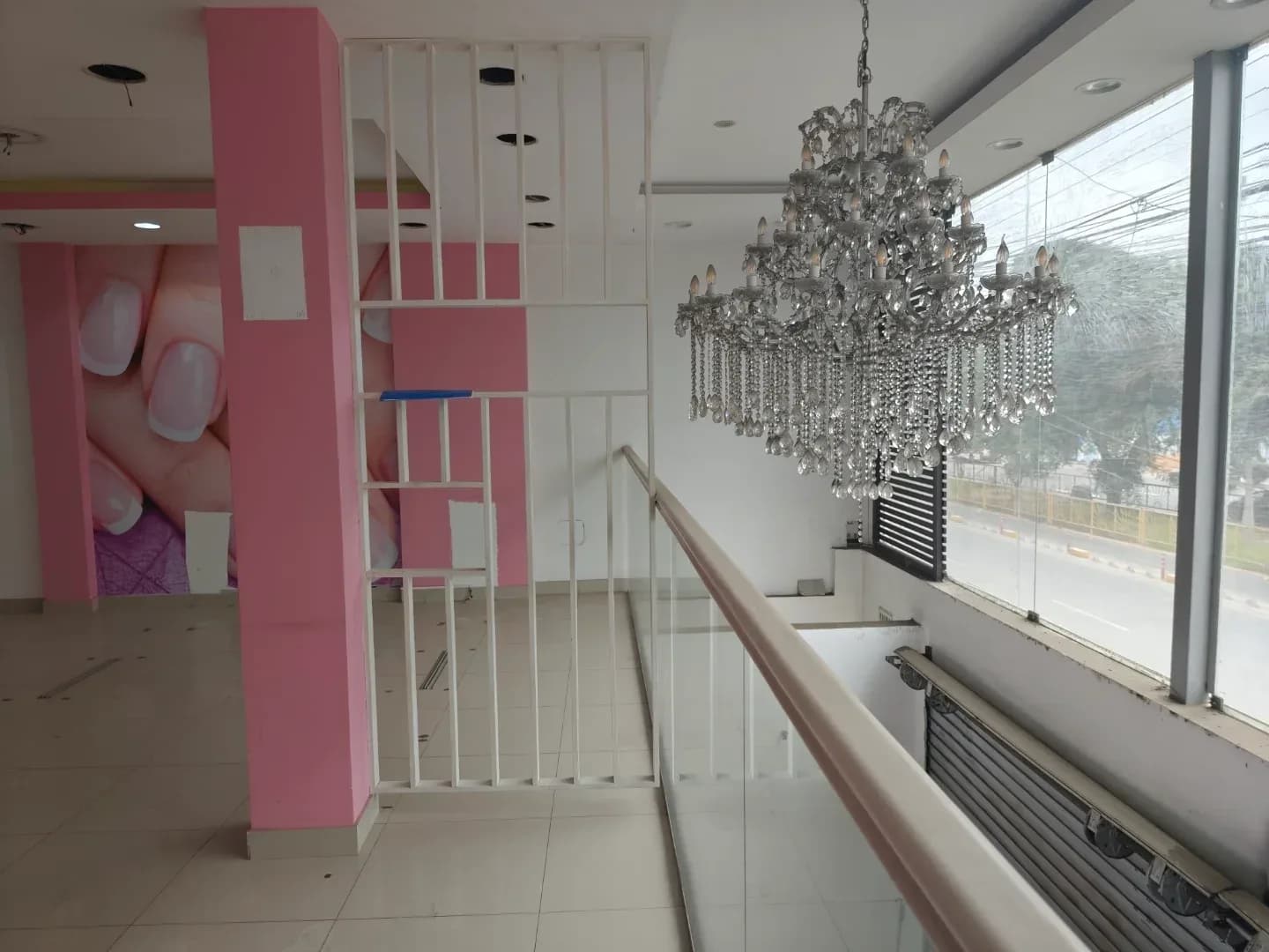 ALQUILO LOCAL DE 150 M2 IDEAL RUBRO ESTÉTICA AV CANADA – foto 2