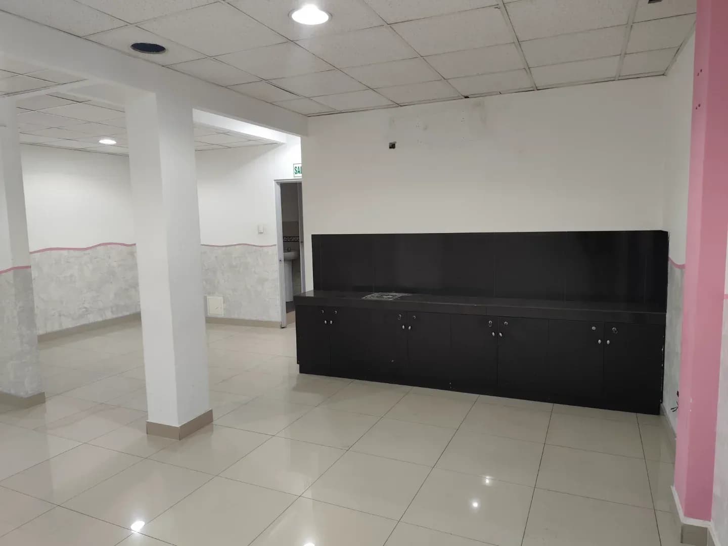 ALQUILO LOCAL DE 150 M2 IDEAL RUBRO ESTÉTICA AV CANADA – foto 6