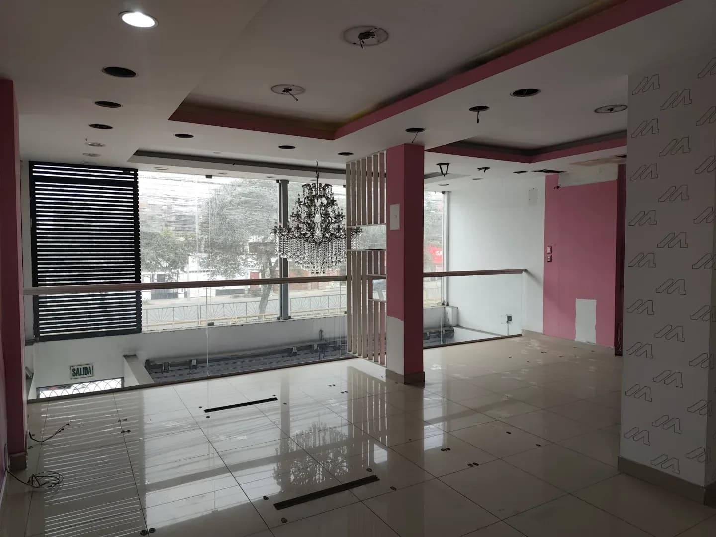 ALQUILO LOCAL DE 150 M2 IDEAL RUBRO ESTÉTICA AV CANADA – foto 8
